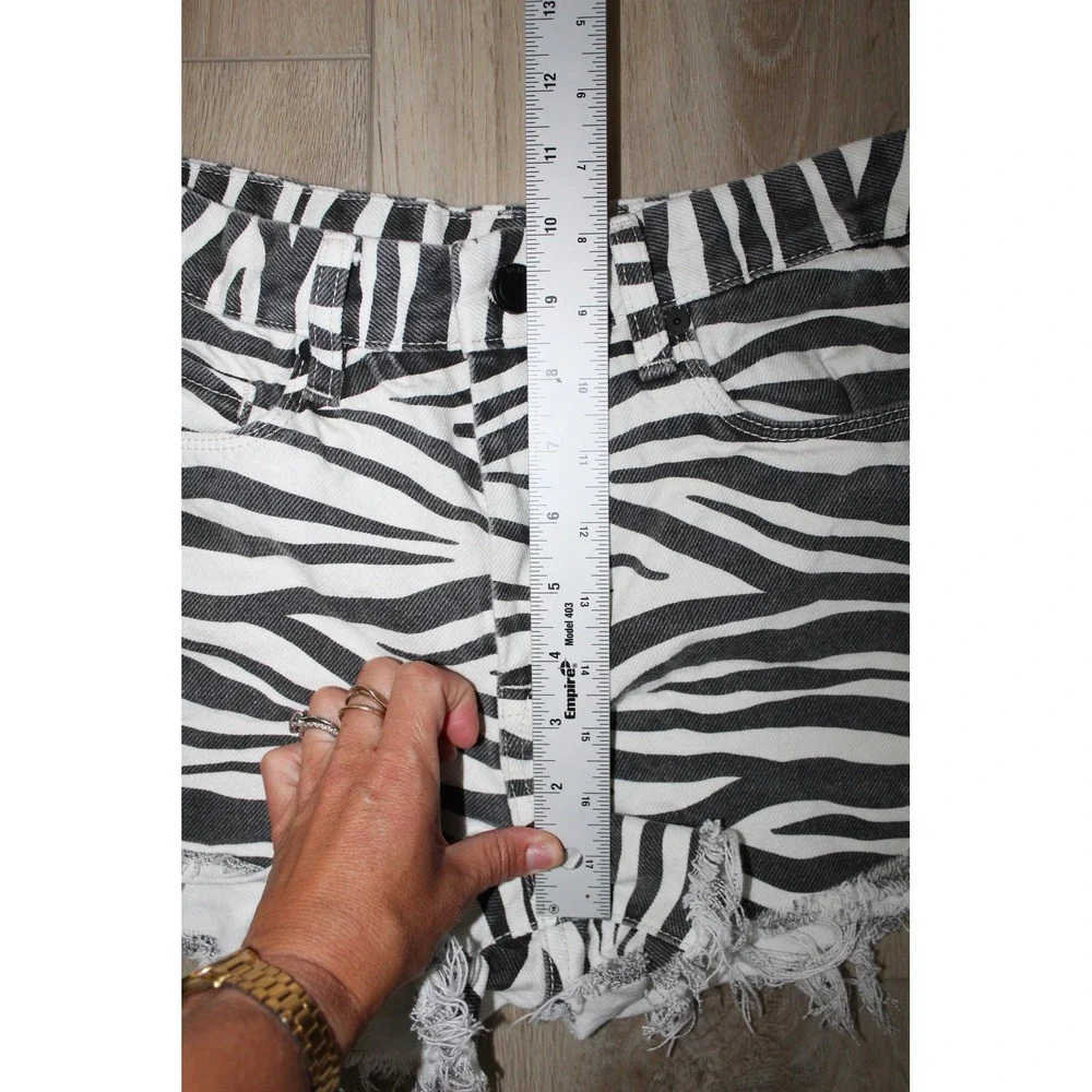 BlankNYC The Barrow Zebra Print High Rise Frayed Denim Shorts Black White 27